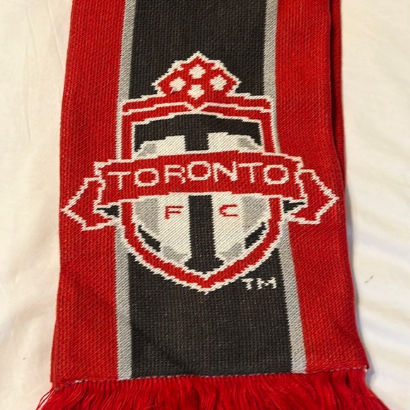 NWT. TORONO F C Major League Soccer Scarf. Red, white & gray. $25 - Picture 1 of 5